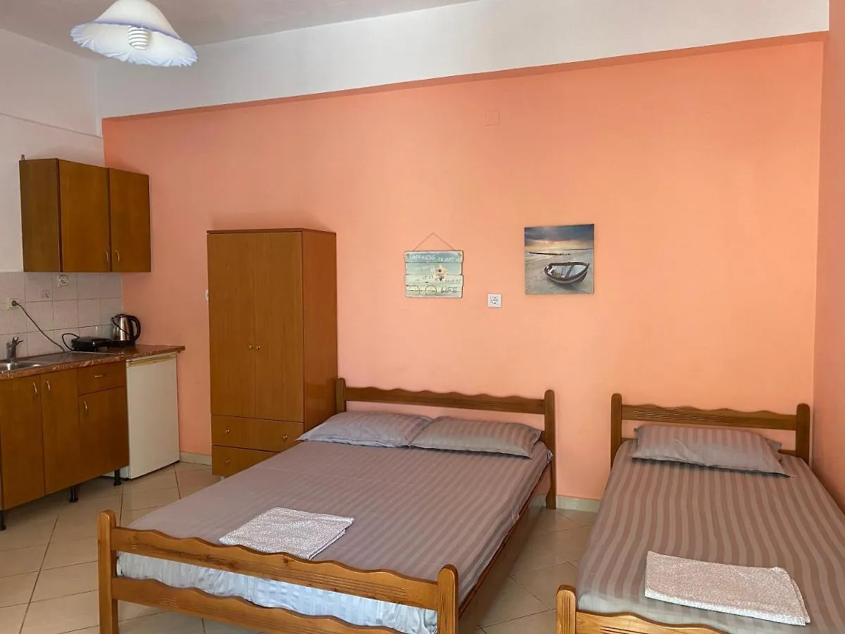 Rexhos Studios Himare Aparthotel