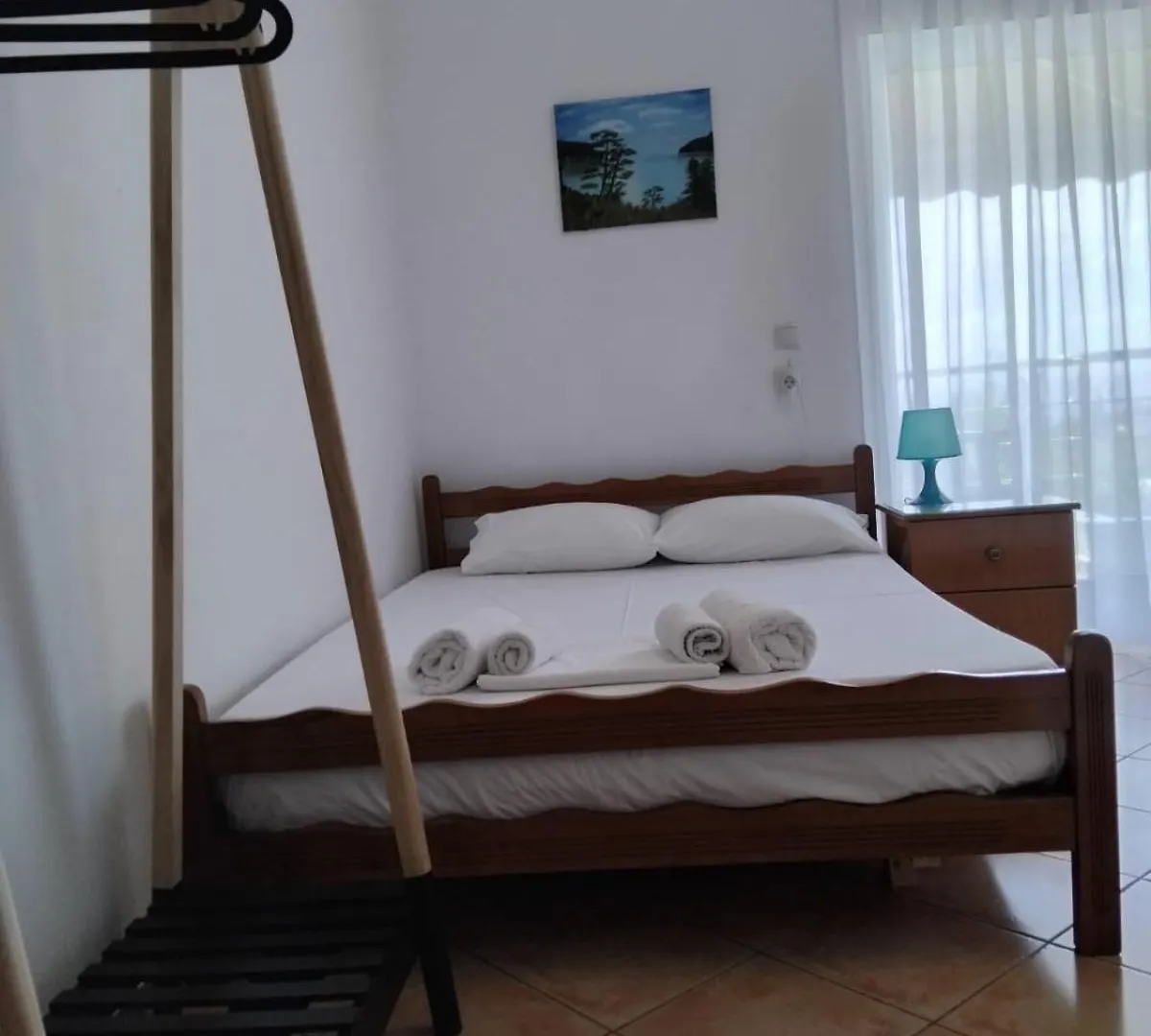 Rexhos Studios Himare Aparthotel