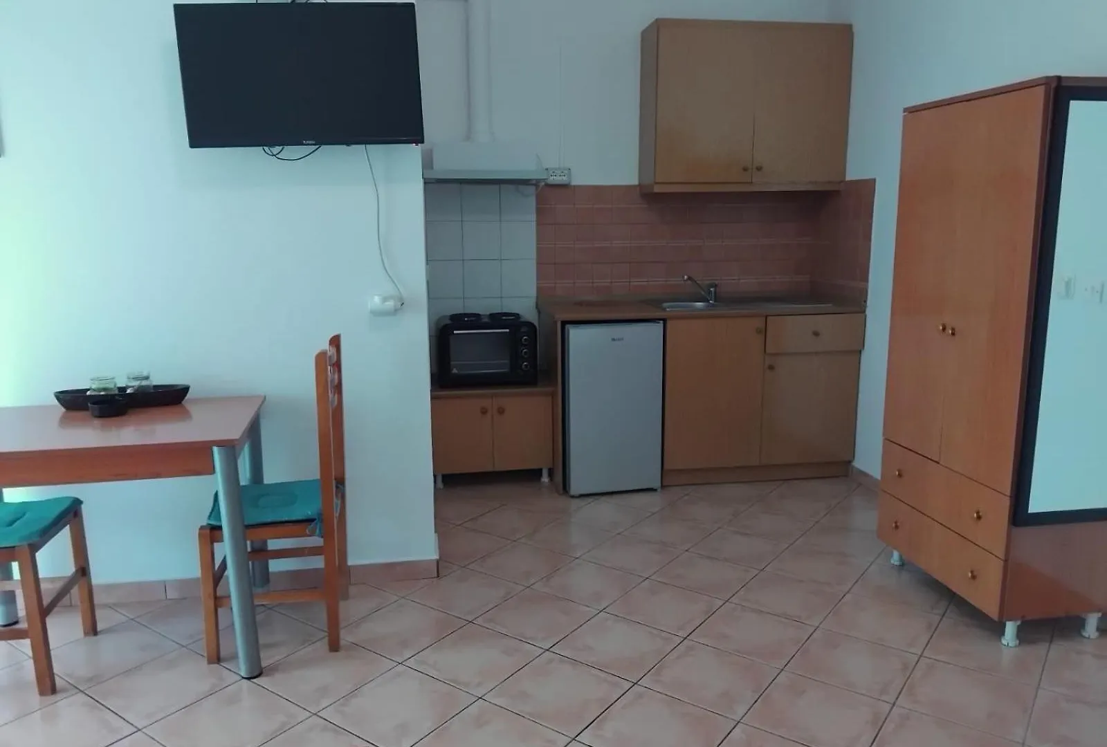 Rexhos Studios Himare