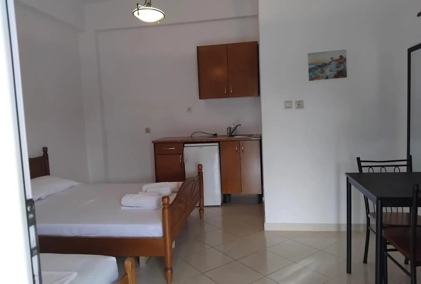 Rexhos Studios Himare Aparthotel