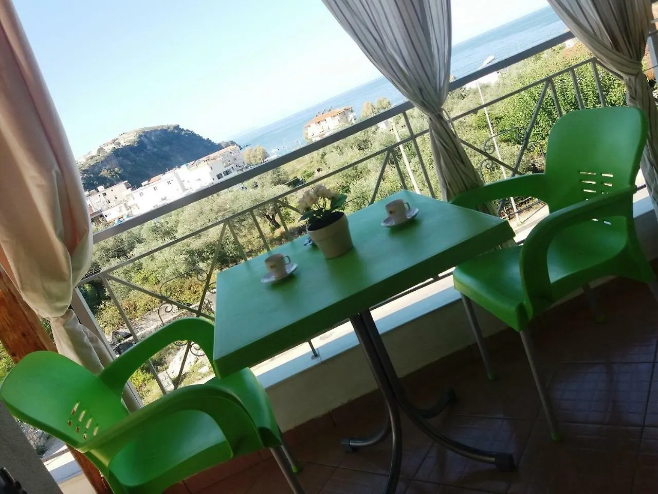 Aparthotel Rexhos Studios Himarë